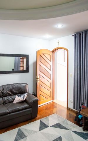 Casa à venda com 177m², 2 quartos e 2 vagasSala de TV