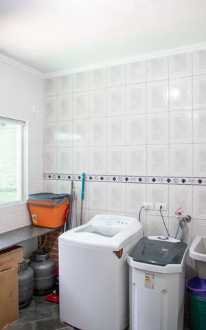 Casa à venda com 177m², 2 quartos e 2 vagasÁrea de Serviço