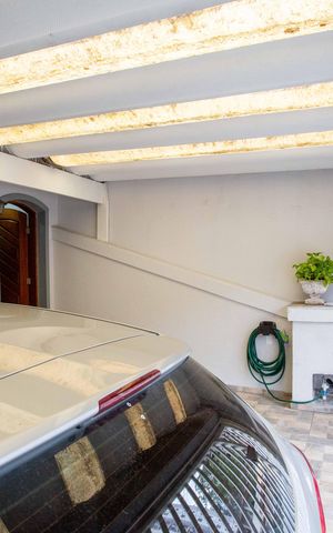 Casa à venda com 177m², 2 quartos e 2 vagasGaragem