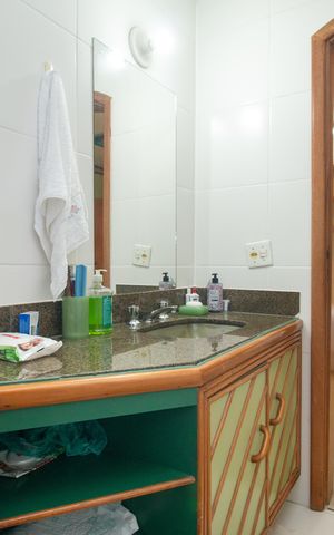 Apartamento à venda com 240m², 3 quartos e 3 vagasBanheiro 1