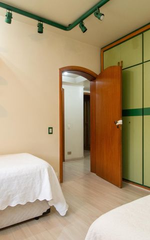 Apartamento à venda com 240m², 3 quartos e 3 vagasQuarto 2