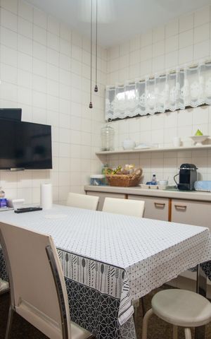 Apartamento à venda com 240m², 3 quartos e 3 vagasCopa