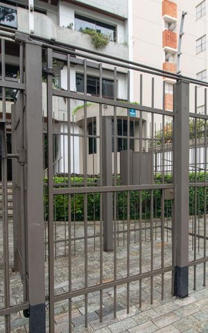 Apartamento à venda com 240m², 3 quartos e 3 vagasFachada