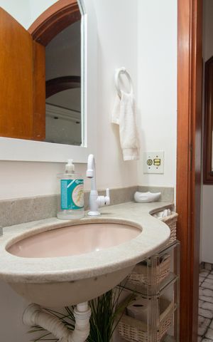 Apartamento à venda com 240m², 3 quartos e 3 vagasBanheiro 3