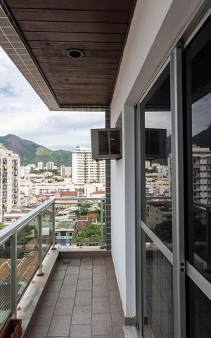 Apartamento à venda com 170m², 3 quartos e 2 vagasVaranda Suíte e Quarto 1