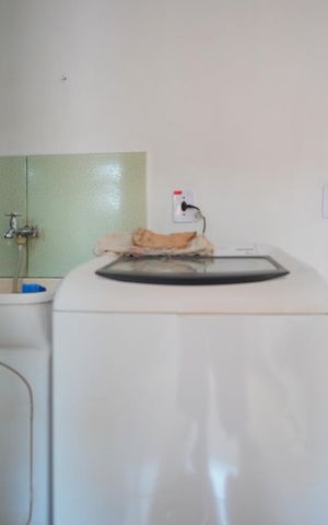 Casa à venda com 90m², 1 quarto e 2 vagasCozinha e Área de Serviço