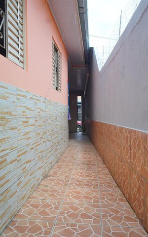 Casa à venda com 90m², 1 quarto e 2 vagasLateral da Casa