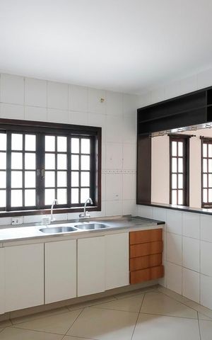 Casa à venda com 572m², 6 quartos e 3 vagasCozinha