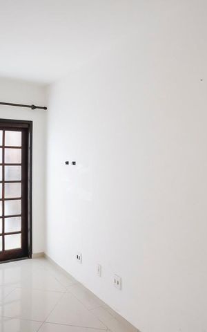 Casa à venda com 572m², 6 quartos e 3 vagasSala