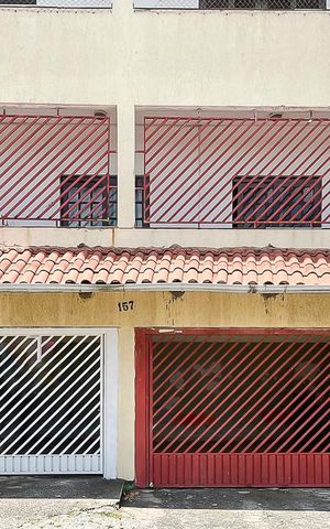 Casa à venda com 572m², 6 quartos e 3 vagasFachada+ plaquinha