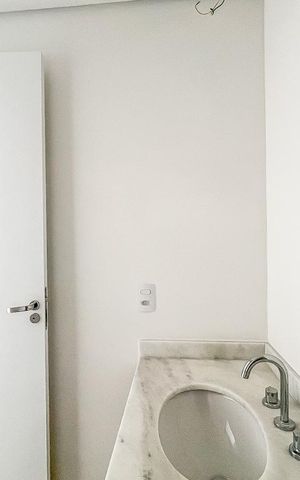 Apartamento à venda com 70m², 2 quartos e 2 vagas Apartamento à venda com 70m², 2 quartos e 2 vagasBanheiro Social