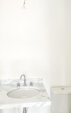 Apartamento à venda com 70m², 2 quartos e 2 vagas Apartamento à venda com 70m², 2 quartos e 2 vagasBanheiro da Suíte