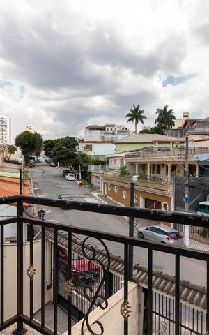 Casa à venda com 177m², 3 quartos e 6 vagas Casa à venda com 177m², 3 quartos e 6 vagasVaranda da Suíte 1
