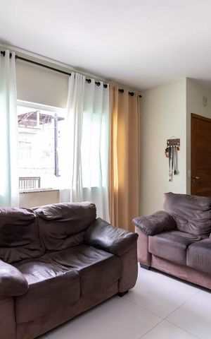 Casa à venda com 177m², 3 quartos e 6 vagas Casa à venda com 177m², 3 quartos e 6 vagasSala de Estar