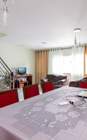 Casa à venda com 177m², 3 quartos e 6 vagas Casa à venda com 177m², 3 quartos e 6 vagasSala de Jantar
