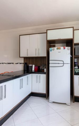 Casa à venda com 177m², 3 quartos e 6 vagas Casa à venda com 177m², 3 quartos e 6 vagasCozinha