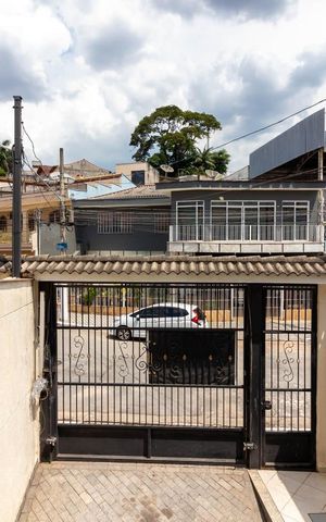 Casa à venda com 177m², 3 quartos e 6 vagas Casa à venda com 177m², 3 quartos e 6 vagasSala de Estar - Vista