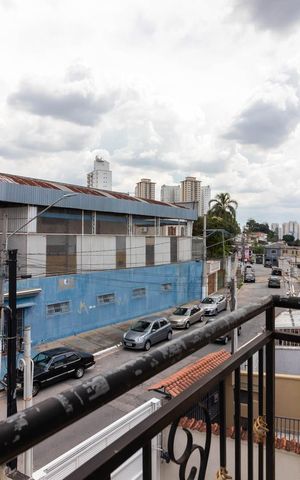 Casa à venda com 177m², 3 quartos e 6 vagas Casa à venda com 177m², 3 quartos e 6 vagasVaranda da Suíte 1