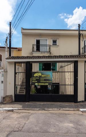 Casa à venda com 177m², 3 quartos e 6 vagas Casa à venda com 177m², 3 quartos e 6 vagasFachada