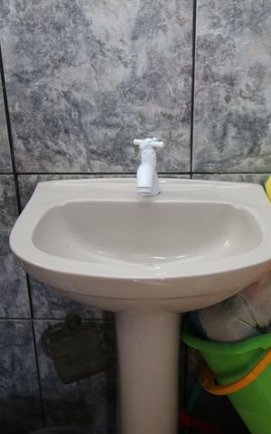 Casa à venda com 200m², 3 quartos e sem vagaBanheiro de serviço