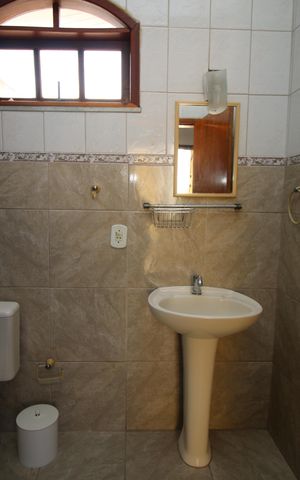 Casa à venda com 200m², 3 quartos e sem vagaBanheiro