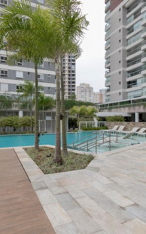 Apartamento à venda com 250m², 4 quartos e 4 vagas Apartamento à venda com 250m², 4 quartos e 4 vagasPiscina