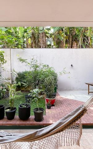 Casa à venda com 415m², 3 quartos e 6 vagasVista - Sala