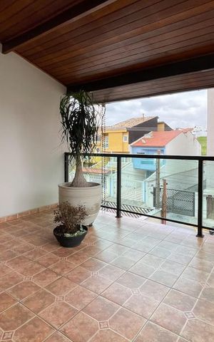 Casa à venda com 415m², 3 quartos e 6 vagasSacada - Suíte 2