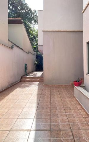Casa à venda com 415m², 3 quartos e 6 vagasÁrea externa