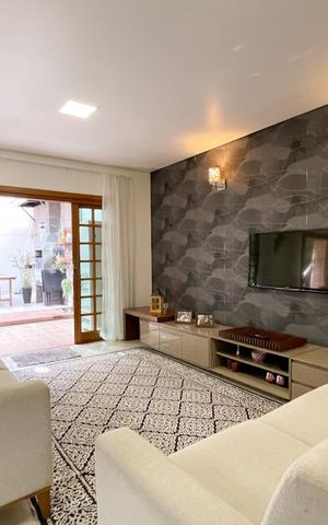 Casa à venda com 415m², 3 quartos e 6 vagasSala