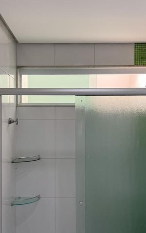 Casa à venda com 213m², 4 quartos e 2 vagas Casa à venda com 213m², 4 quartos e 2 vagasBanheiro - Suíte