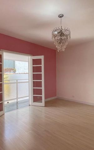 Casa à venda com 213m², 4 quartos e 2 vagas Casa à venda com 213m², 4 quartos e 2 vagasQuarto 1