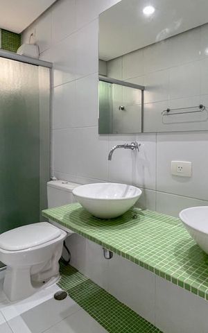 Casa à venda com 213m², 4 quartos e 2 vagas Casa à venda com 213m², 4 quartos e 2 vagasBanheiro - Suíte