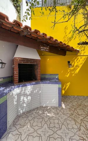 Casa à venda com 213m², 4 quartos e 2 vagas Casa à venda com 213m², 4 quartos e 2 vagasQuintal