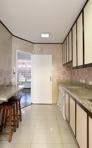 Casa à venda com 213m², 4 quartos e 2 vagas Casa à venda com 213m², 4 quartos e 2 vagasCozinha