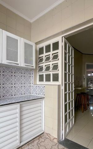 Casa à venda com 213m², 4 quartos e 2 vagas Casa à venda com 213m², 4 quartos e 2 vagasÁrea de Serviço