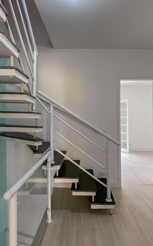 Casa à venda com 213m², 4 quartos e 2 vagas Casa à venda com 213m², 4 quartos e 2 vagasAcesso - Quartos