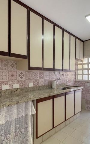 Casa à venda com 213m², 4 quartos e 2 vagas Casa à venda com 213m², 4 quartos e 2 vagasCozinha