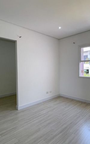 Casa à venda com 213m², 4 quartos e 2 vagas Casa à venda com 213m², 4 quartos e 2 vagasSuíte