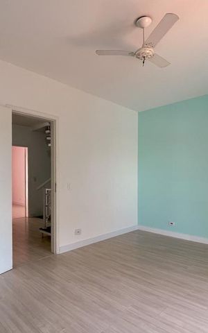 Casa à venda com 213m², 4 quartos e 2 vagas Casa à venda com 213m², 4 quartos e 2 vagasQuarto 2