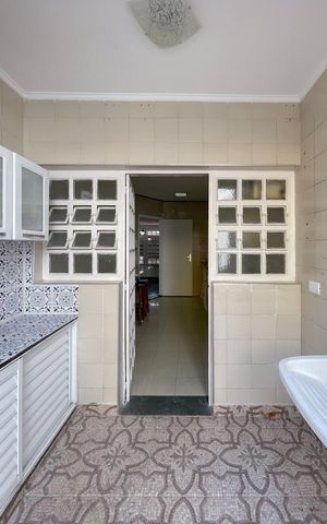 Casa à venda com 213m², 4 quartos e 2 vagas Casa à venda com 213m², 4 quartos e 2 vagasÁrea de Serviço
