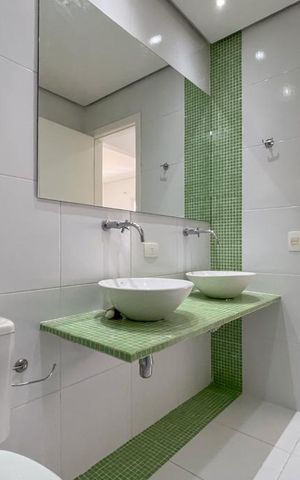 Casa à venda com 213m², 4 quartos e 2 vagas Casa à venda com 213m², 4 quartos e 2 vagasBanheiro - Suíte