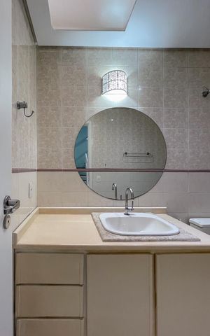 Casa à venda com 213m², 4 quartos e 2 vagas Casa à venda com 213m², 4 quartos e 2 vagasBanheiro Social