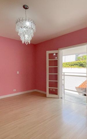 Casa à venda com 213m², 4 quartos e 2 vagas Casa à venda com 213m², 4 quartos e 2 vagasQuarto 1