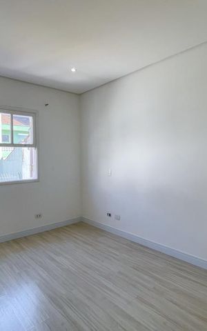 Casa à venda com 213m², 4 quartos e 2 vagas Casa à venda com 213m², 4 quartos e 2 vagasSuíte