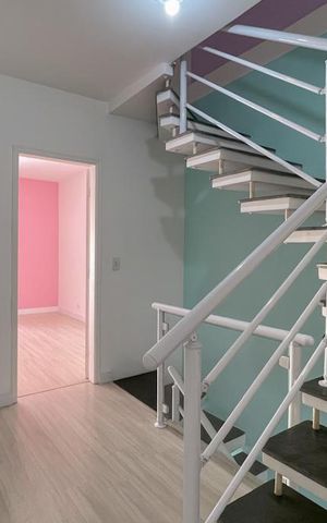 Casa à venda com 213m², 4 quartos e 2 vagas Casa à venda com 213m², 4 quartos e 2 vagasAcesso - Quartos