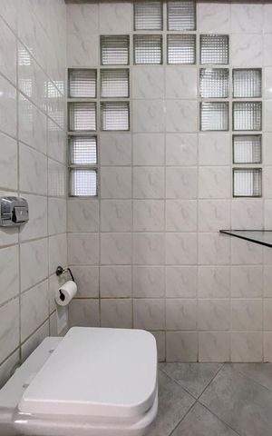 Casa à venda com 213m², 4 quartos e 2 vagas Casa à venda com 213m², 4 quartos e 2 vagasLavabo