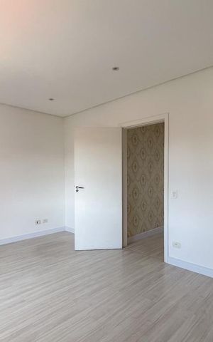 Casa à venda com 213m², 4 quartos e 2 vagas Casa à venda com 213m², 4 quartos e 2 vagasQuarto 3