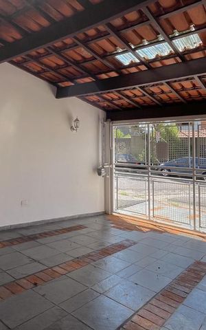 Casa à venda com 213m², 4 quartos e 2 vagas Casa à venda com 213m², 4 quartos e 2 vagasGaragem