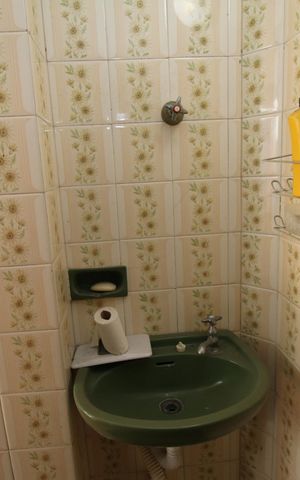 Casa à venda com 270m², 5 quartos e 6 vagasBanheiro de serviço